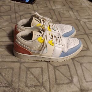 Jordan 1 Low To My First Coach | DJ6909-100 | EU 42 US 8.5